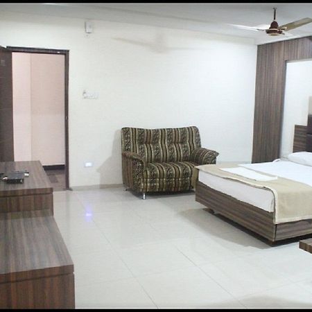 A.R Grand Hotel Visakhapatnam Bagian luar foto